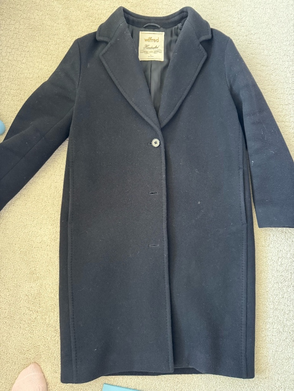 Aritzia wool coat - Black color, size M & Excellent condition